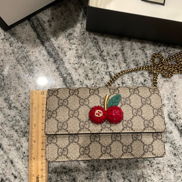 GG Supreme mini bag with cherries Authentic 100% comes with dust bag and box. - Picture 10 of 11